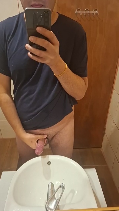 Lopez9025 live cam on Cam4