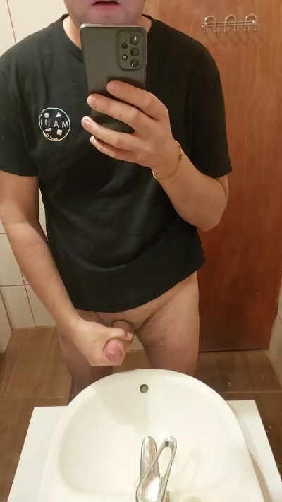 Lopez9025 live cam on Cam4