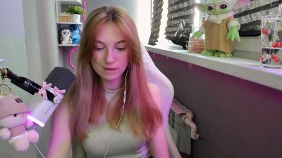 LoraSturn live cam on Cam4