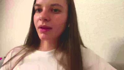 LoraleeClarey live cam on Cam4