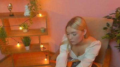 LoreAvita live cam on Cam4