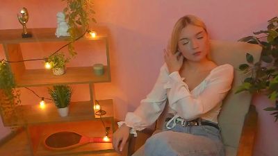 LoreAvita live cam on Cam4