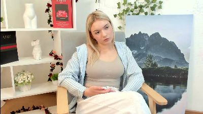 LoreAvita live cam on Cam4