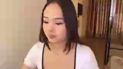 LoreanSandoral live cam on Cam4