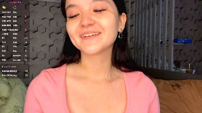 LoreeInnes live cam on Cam4