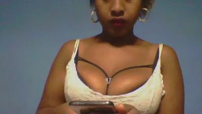 Lorenah2 live cam on Cam4