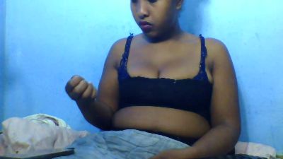 Lorenah2 live cam on Cam4