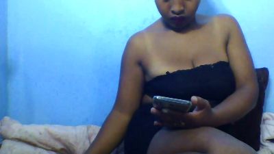 Lorenah2 live cam on Cam4