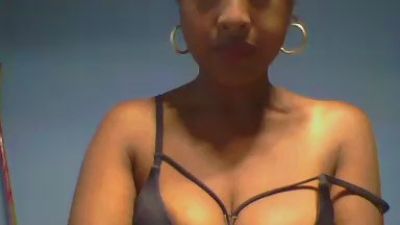Lorenah2 live cam on Cam4