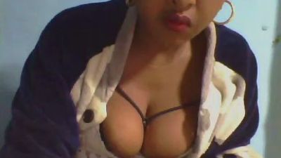 Lorenah2 live cam on Cam4
