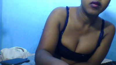 Lorenah2 live cam on Cam4