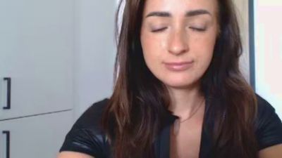 LorenneAngel live cam on Cam4