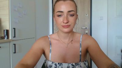 LorenneAngel live cam on Cam4