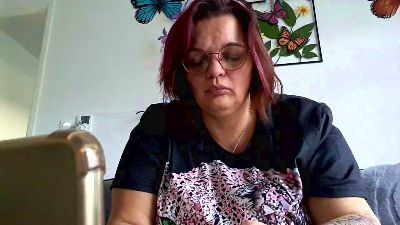 Lorenzz3347 live cam on Cam4