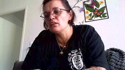 Lorenzz3347 live cam on Cam4