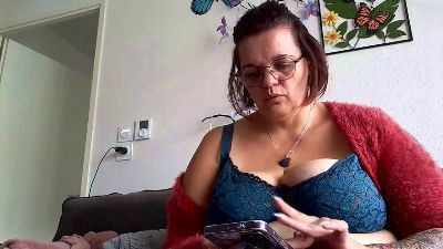 Lorenzz3347 live cam on Cam4