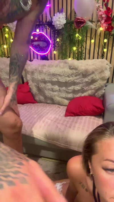 Loretino1 live cam on Cam4