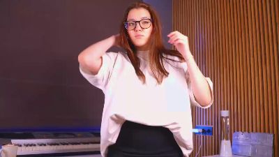LoretteSwiney live cam on Cam4