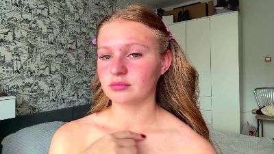 LoriaWheatly live cam on Cam4