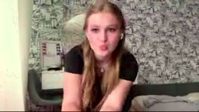 LoriaWheatly live cam on Cam4