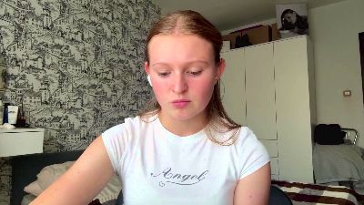 LoriaWheatly live cam on Cam4