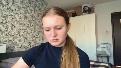 LoriaWheatly live cam on Cam4