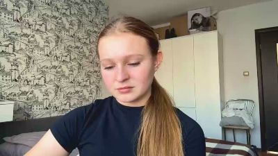 LoriaWheatly live cam on Cam4