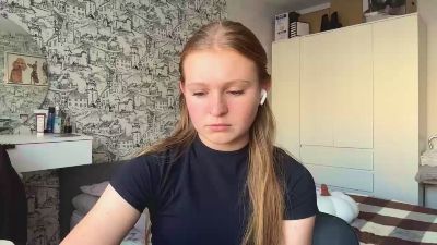 LoriaWheatly live cam on Cam4