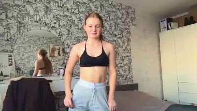 LoriaWheatly live cam on Cam4