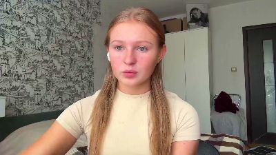 LoriaWheatly live cam on Cam4