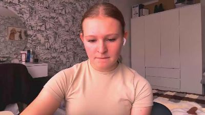 LoriaWheatly live cam on Cam4