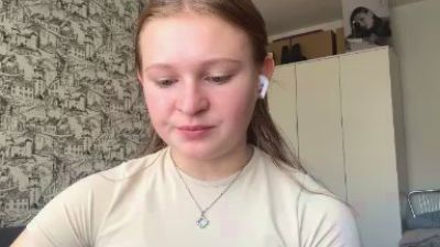 LoriaWheatly live cam on Cam4