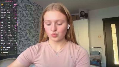 LoriaWheatly live cam on Cam4