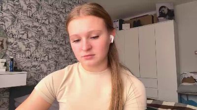 LoriaWheatly live cam on Cam4