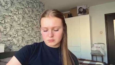 LoriaWheatly live cam on Cam4