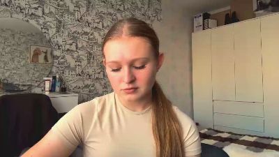LoriaWheatly live cam on Cam4