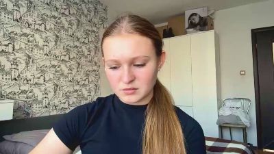 LoriaWheatly live cam on Cam4