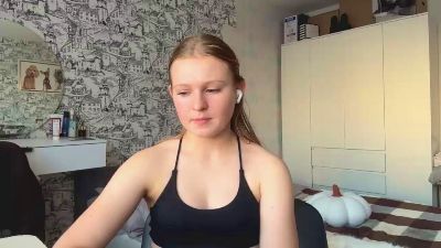 LoriaWheatly live cam on Cam4