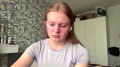 LoriaWheatly live cam on Cam4