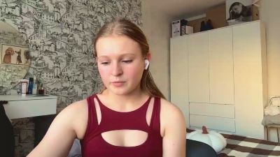 LoriaWheatly live cam on Cam4