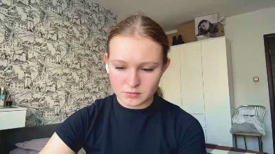 LoriaWheatly live cam on Cam4