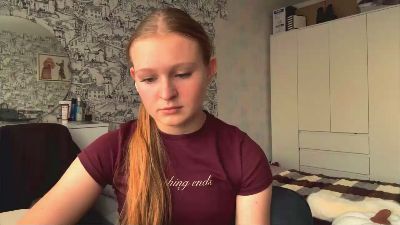 LoriaWheatly live cam on Cam4