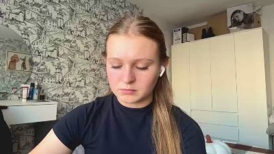 LoriaWheatly live cam on Cam4