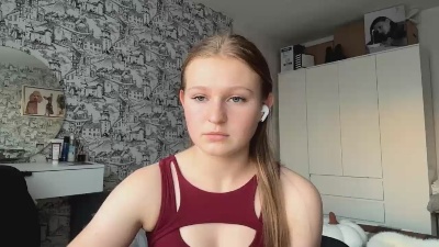 LoriaWheatly live cam on Cam4