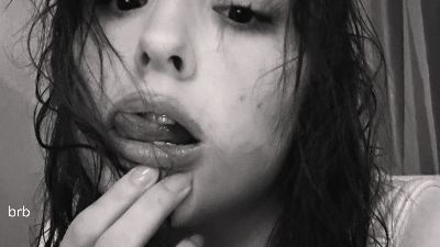 LoriannMeinert live cam on Cam4