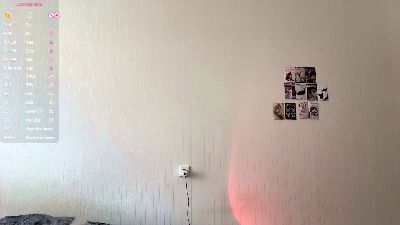 LoriannMeinert live cam on Cam4