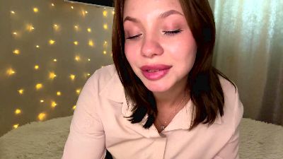 LorieEdinger live cam on Cam4