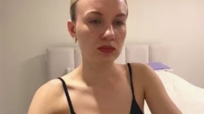 LorieSchriner live cam on Cam4