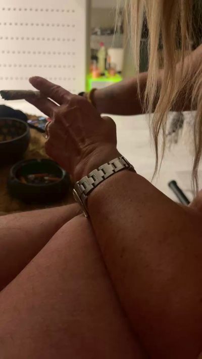 Loriginal32 live cam on Cam4
