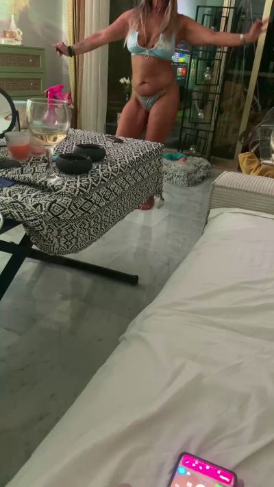 Loriginal32 live cam on Cam4